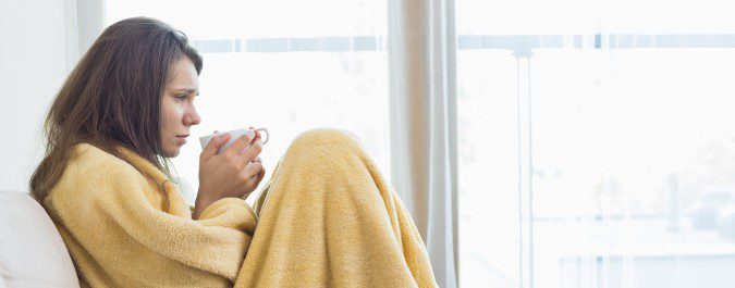 El reposo y la ingesta de líquidos son parte del tratamiento de la gripe