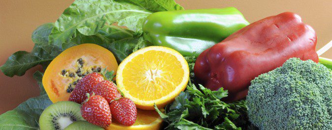 Las frutas cítricas y algunas verduras nos aportan mucha vitamina C