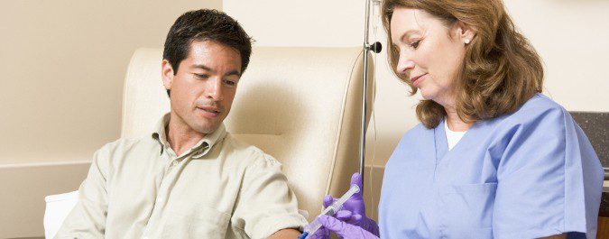El personal médico que atiende a niños y adultos con cáncer no es el mismo