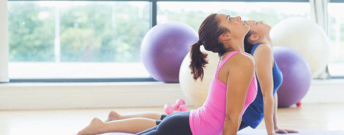 Debemos evitar el estrés, por ejemplo mediante el yoga, para evitar los ronquidos