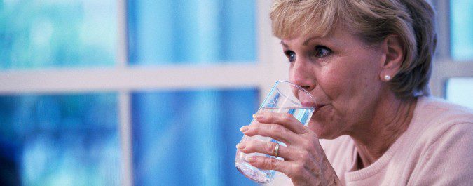 Beber abundante agua es uno de nuestros mejores aliados contra la hipotensión