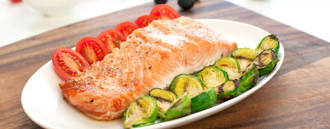 El pescado y las verduras te ayudarán a reducir el colesterol