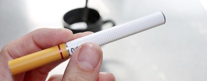 El cigarrillo electrónico debería ser el último recurso, no nos ayuda mucho a dejar el tabaco