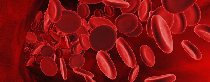 La presión arterial es la fuerza que ejerce la sangre contra las paredes de las arterias