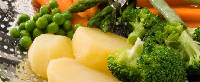 Cocinar los alimentos al vapor mantendrá más su sabor que si los cocemos