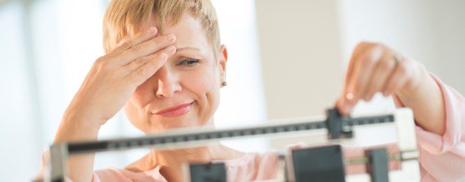 La menopausia no nos hace engordar, pero sí nos costará más perder peso