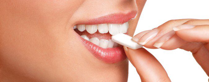 Mascar chicle nos reduce la acidez estomacal