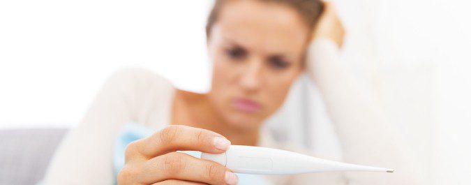 Los síntomas de las mastitis son propios de una infección, como fiebre y escalofríos, además del dolor en el pecho