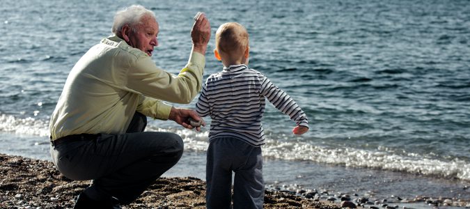 Niños y personas mayores son más propensos a sufrir una deshidratación.