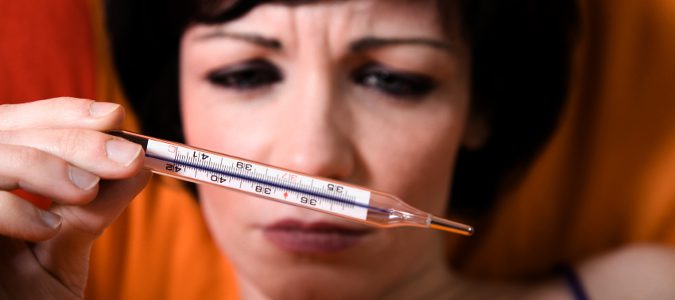  En adultos, la fiebre es más elevada y la varicela puede derivar en una neumonía.