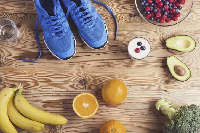 Una dieta equilibrada es esencial para disminuir la retención de líquidos