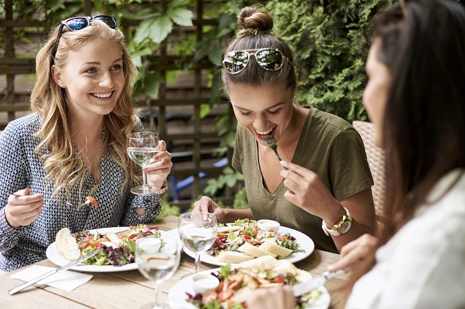 Tendrás muchos beneficios para tu salud si aprendes a comer bien