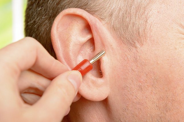 La auriculoterapia es una rama de la acupuntura que se practica con agujas chinas