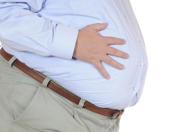 La retención de líquidos en toda la zona del abdomen</b> es algo realmente grave