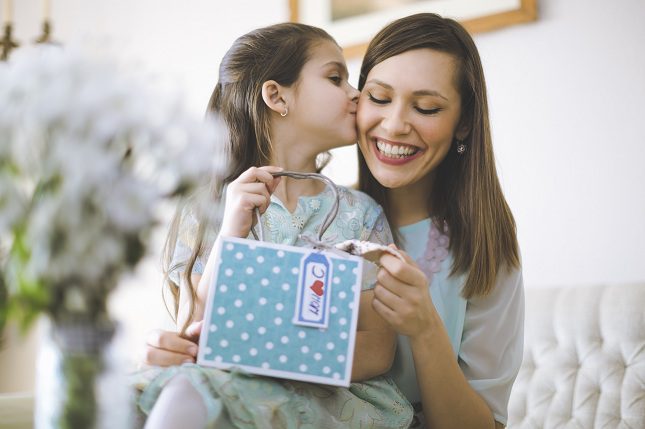 Hoy en día es frecuente que los niños reciban multitud de regalos en distintos momentos