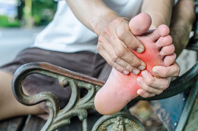 La fascia plantar se sitúa en la planta del pie