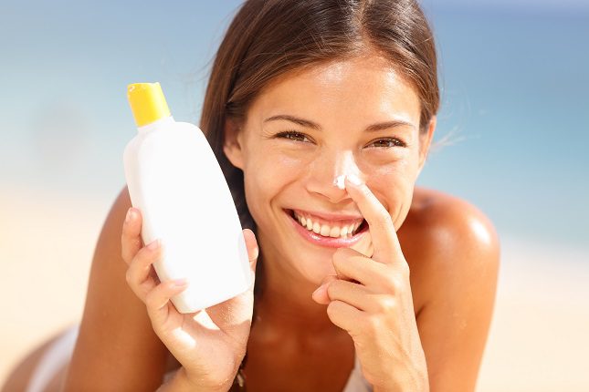 Utilizar una crema solar es <b>importante a lo largo de todo el año