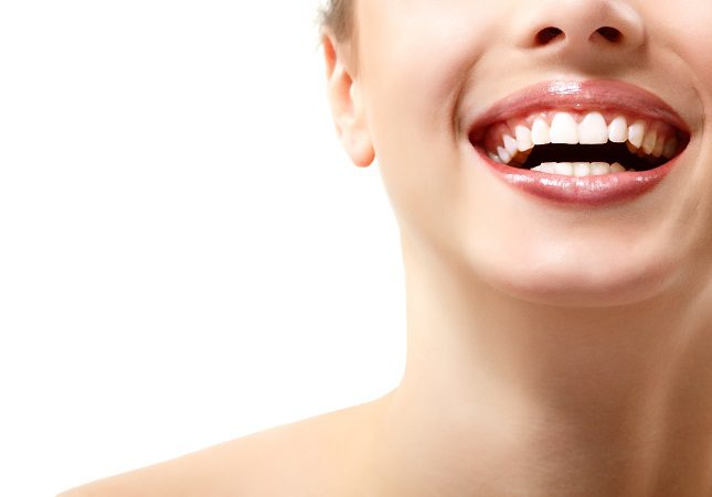 Pide cita a tu dentista cada medio año para una revisión de tus dientes