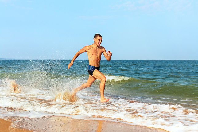 Cuando se camina descalzo, la forma de andar es más natural
