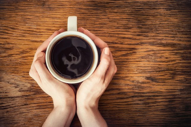 Si eres una mujer, tu amada taza diaria de café también puede ser una mala noticia