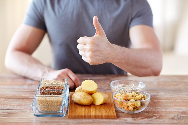  Si quieres perder mucha grasa sería bueno empezar con 3 días bajos en carbohidratos seguido por 1 día alto en carbohidratos
