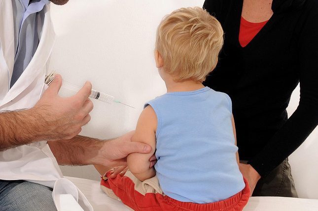 La meningitis es la inflamación del revestimiento alrededor del cerebro y la médula espinal