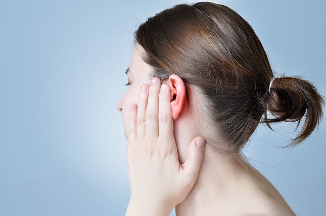 La otitis en el oído medio implica la inflamación de la parte interna del oído más cercana al tímpano