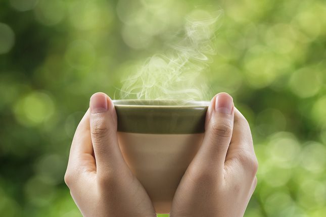 En los países en los que más se consume té verde, el porcentaje de personas enfermas de cáncer suele ser menor.