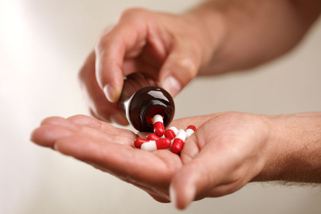 Si la amigdalitis es vírica, no se trataría con antibióticos