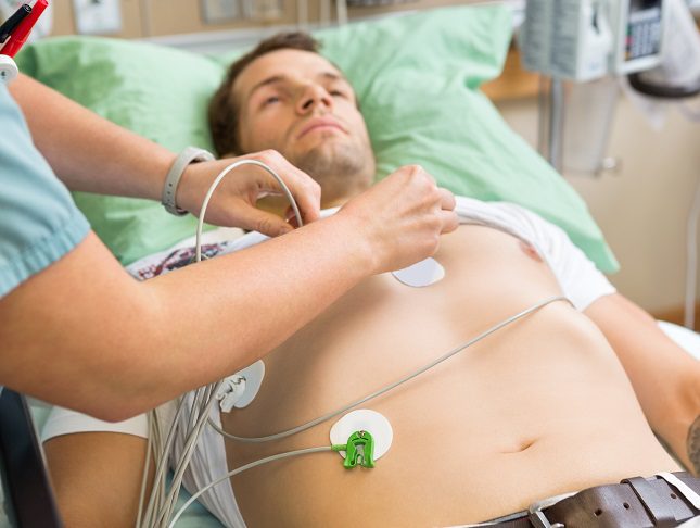 Cuando se termine el electromiograma, el médico retirará tanto los electrodos como las agujas