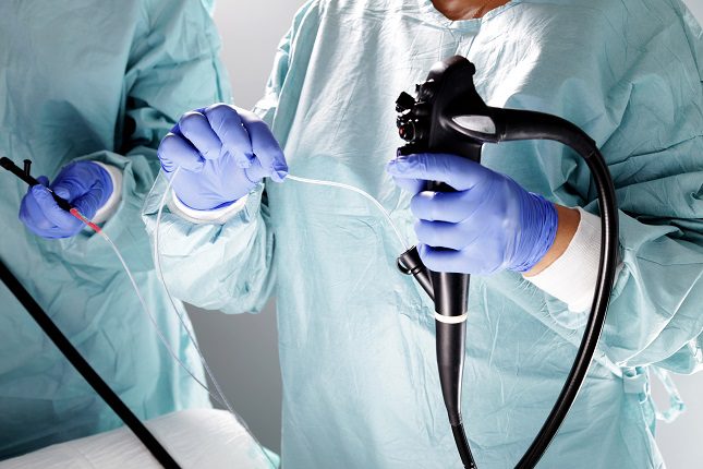 Tras analizar la zona el médico procederá a retirar el tubo que habrá llegado hasta la zona del duodeno de manera lenta y cuidadosa