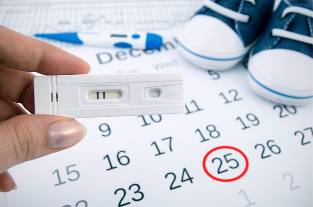 Lo primero que tenemos que saber es que los días fértiles de una mujer duran entre 3 y 5 días en cada ciclo menstrual