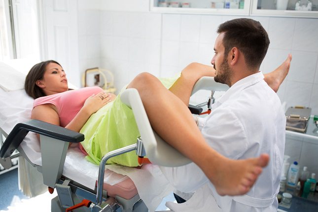 En el caso de someterse a dicho examen es conveniente que la mujer lleve un tipo de ropa que sea holgada y fácil de quitar