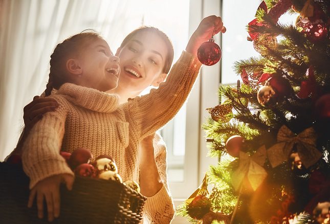 Con ayuda de tus hijos, de tu pareja o de tu familia podeis escribir y cantar vuestros propios villancicos