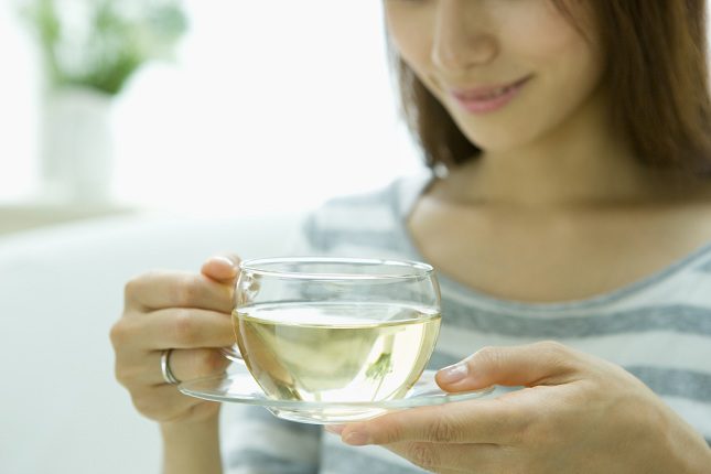 El té negro también aporta beneficios calmantes y relevantes