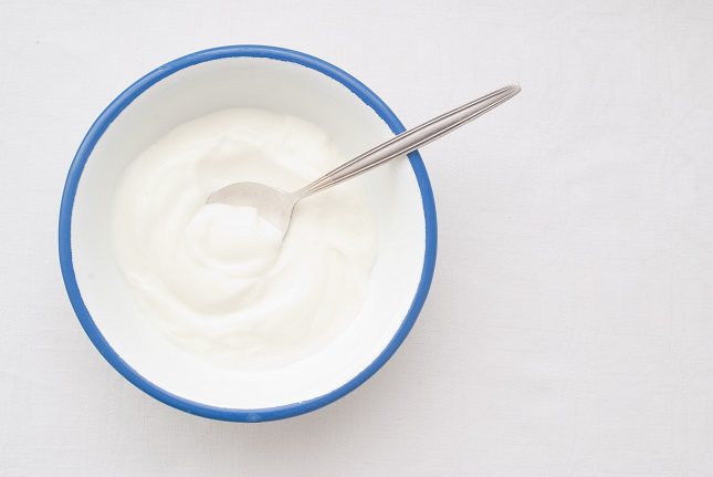 En internet existen multitud de referencias a que el yogur puede ayudarte a combatir los hongos