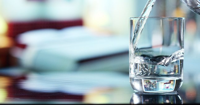 Si no bebes suficiente agua y te deshidratas sin darte cuenta, no serás realmente productivo en tu trabajo