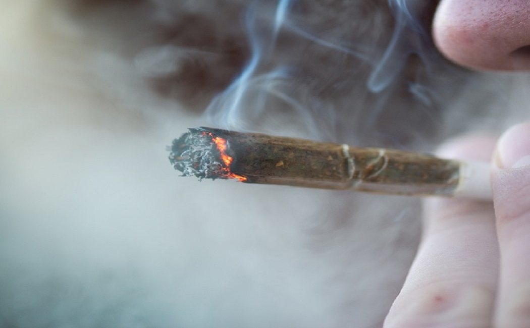 ¿Qué es peor fumar con el cigarro electrónico o tabaco?