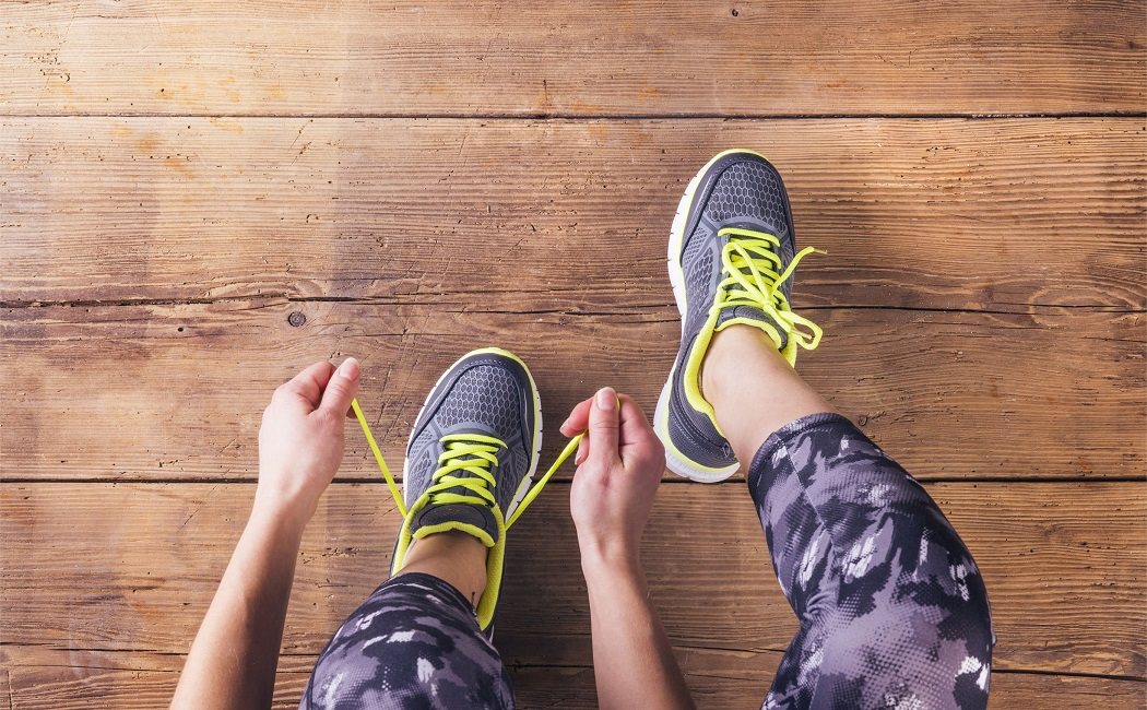 Consejos de vestimenta para correr mejor: ropa que NO debes usar