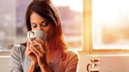 ¿Es beneficioso tomar café de manera moderada?