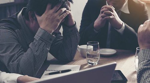 Cómo cuidar tu salud emocional cuando hay mal ambiente en el trabajo