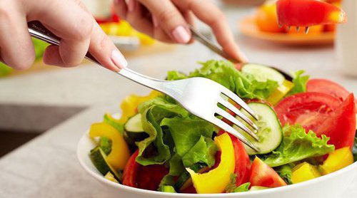 Comer menos calorías no te hará comer más saludable