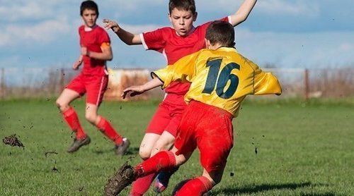 Esto es lo que tu hijo NO debe comer antes de hacer deporte