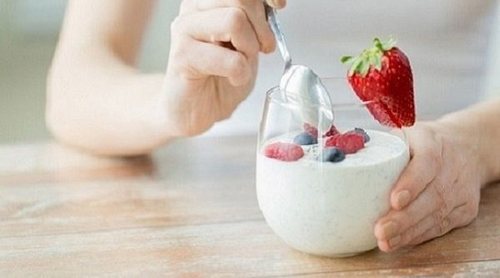 ¿Son mejores los lácteos enteros o desnatados?