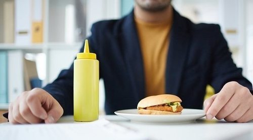Por qué cuando tengo hambre me suena el estómago